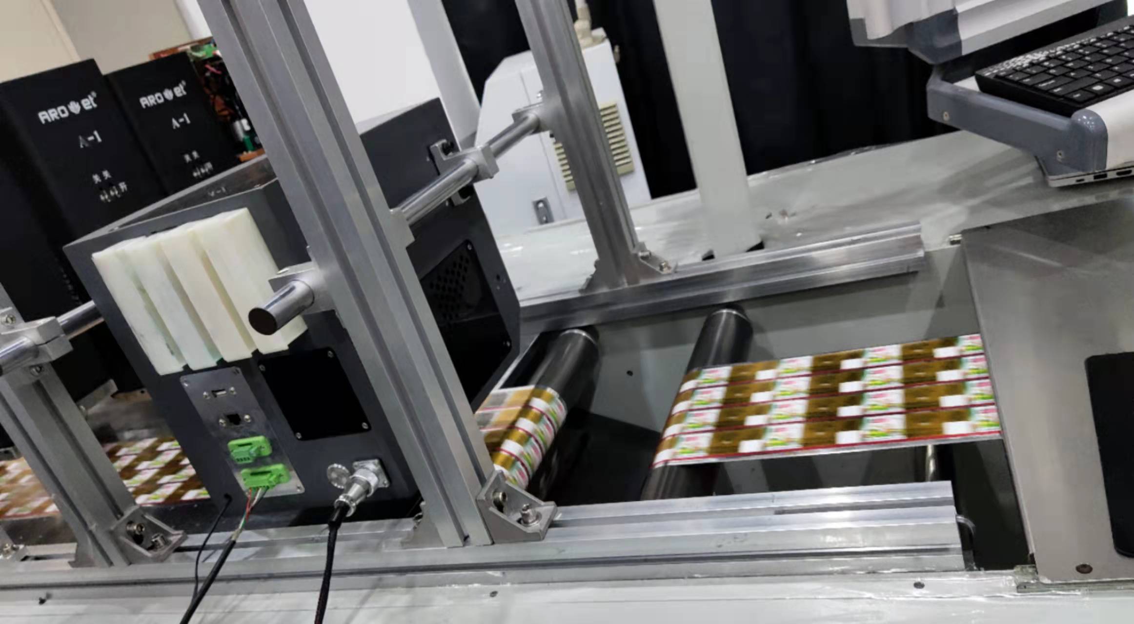 喷码知识：：喷码机是干什么的？